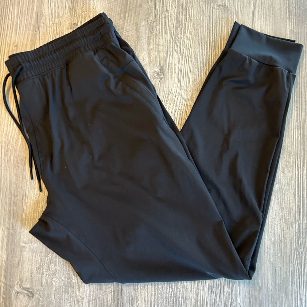 G Gradual Men’s Size X-Large Joggers with Zipper Pockets Tapered Joggers Black.